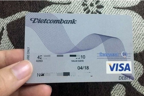 Hướng dẫn làm thẻ visa vietcombank và biểu phí làm thẻ